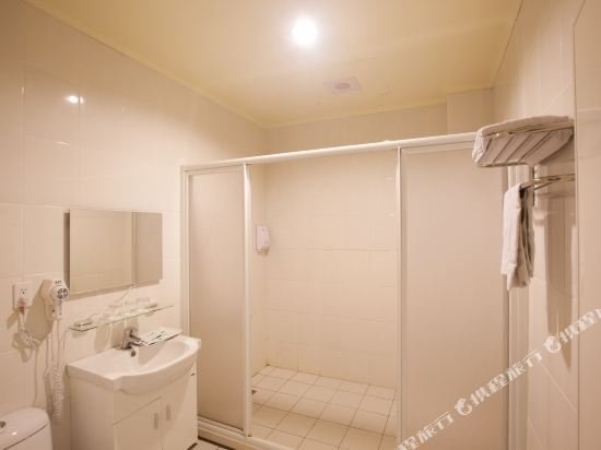 Фото Lakeside Resort Hotel