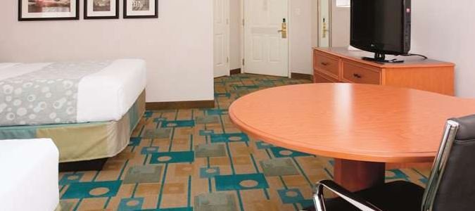 Фото La Quinta Inn & Suites by Wyndham Albuquerque West