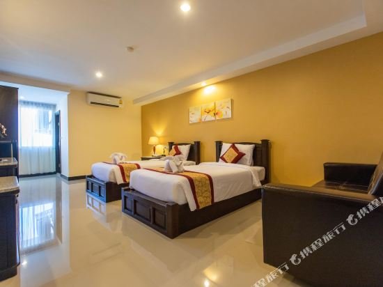 Фото The Grand Day Night