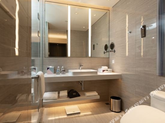 Фото Courtyard by Marriott Shanghai Minhang