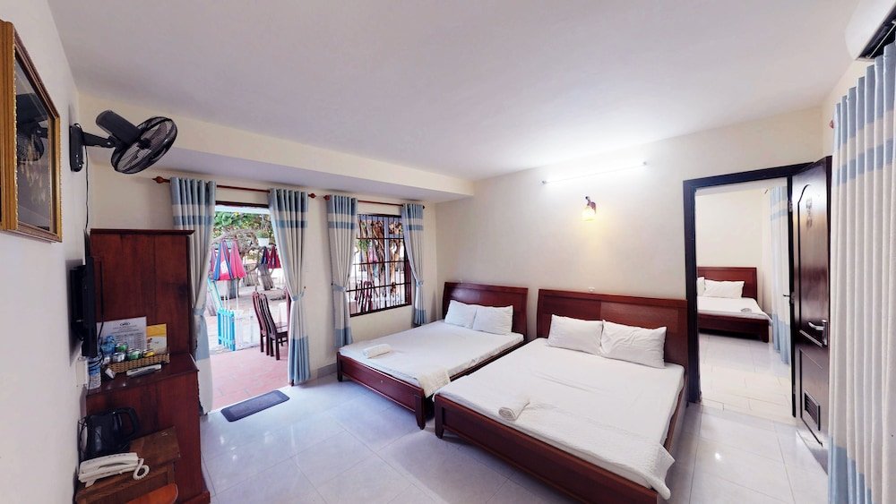 Фото Lotus Seaside Bungalows