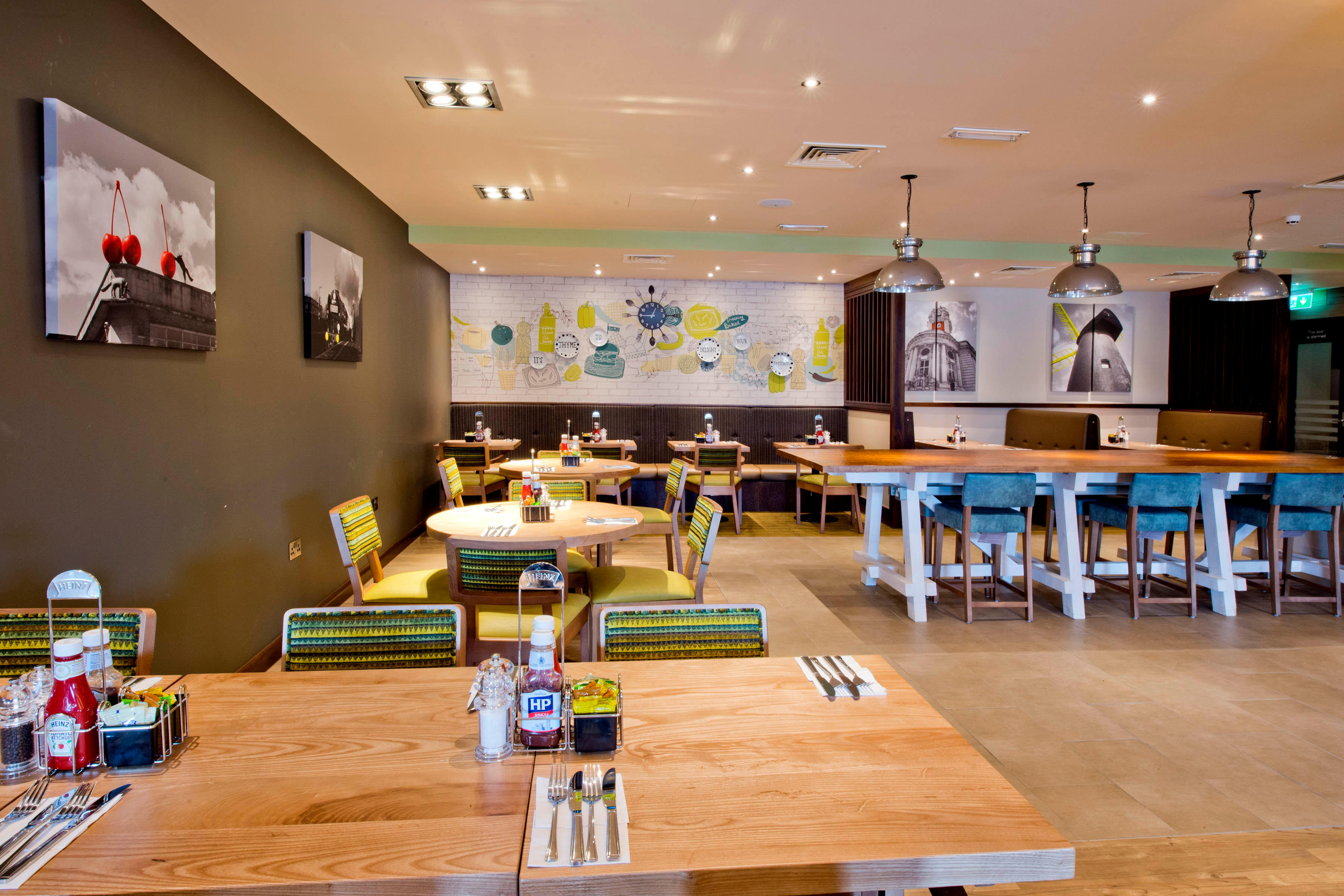 Фото Premier Inn Southampton Airport Hotel