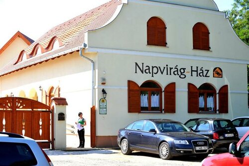 Гостиница Napvirag-Haz