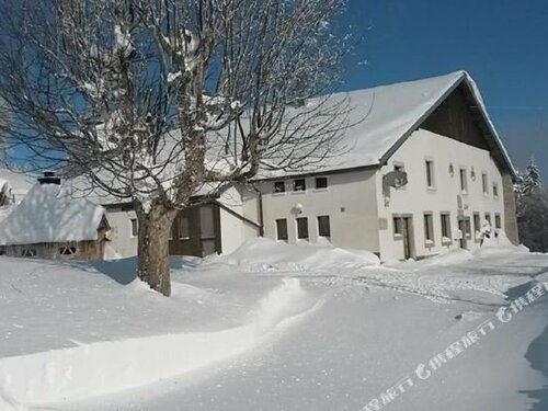 Гостиница B&b la Ferme de Pouillerel в Кантоне Невшатель