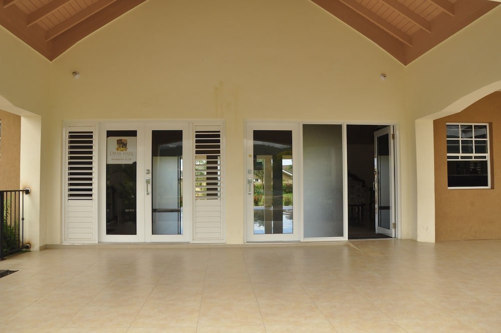 Фото Ocho Rios Getaway Villa at Draxhall