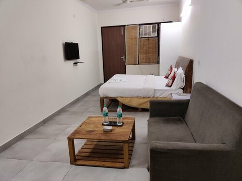 GoBravo Dev Palace & Studio Apartments