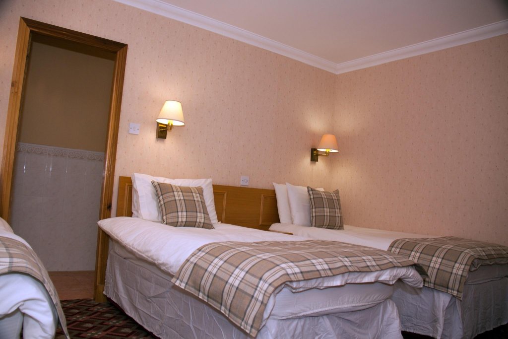 Фото Loch Long Hotel