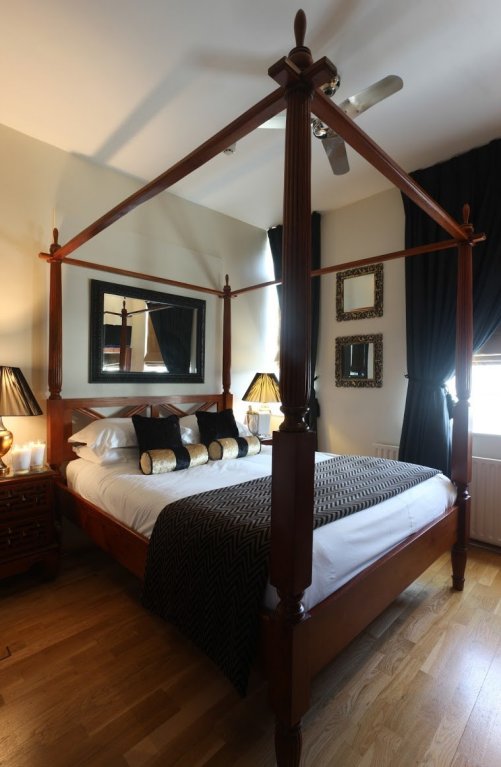 Фото Mayflower Hotel