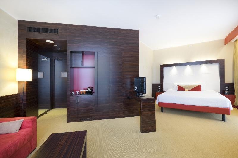 Фото Hilton Garden Inn Lecce