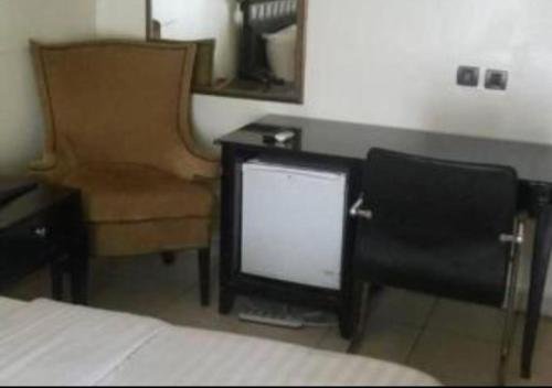 Фото Lagoon Crest Hotel