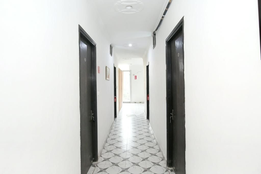 Фото Oyo 14515 Hotel Paras Regency
