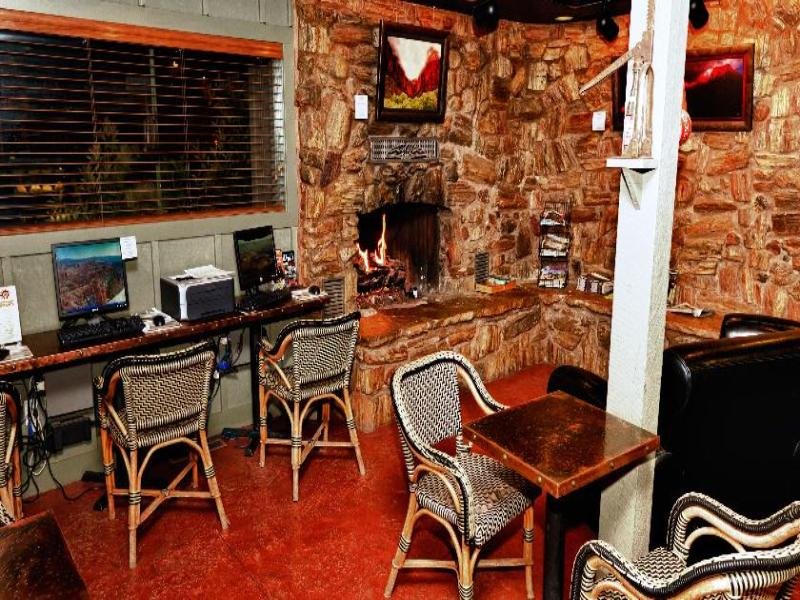 Фото Pioneer Lodge