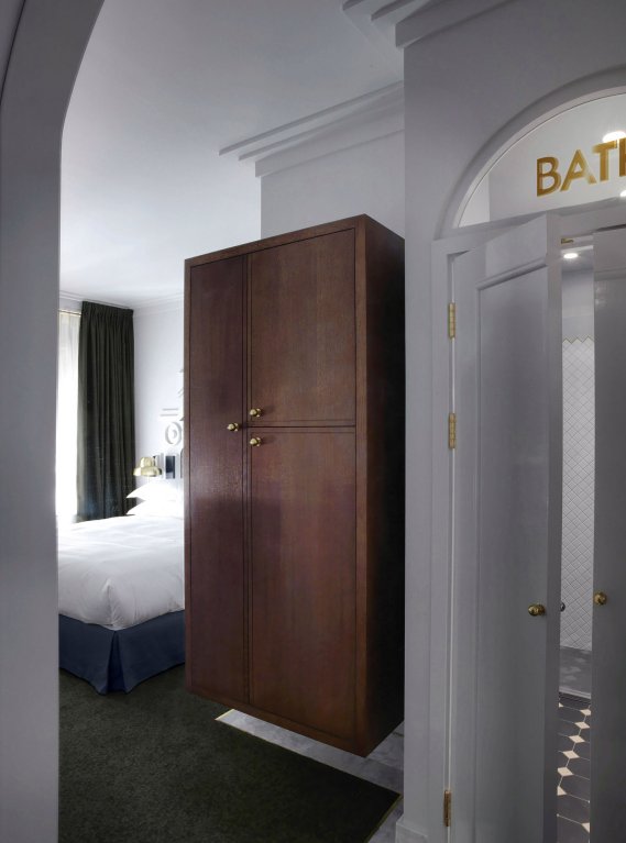 Фото The Henrietta Hotel