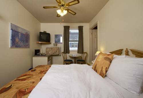Гостиница Brigantine Inn & Suites