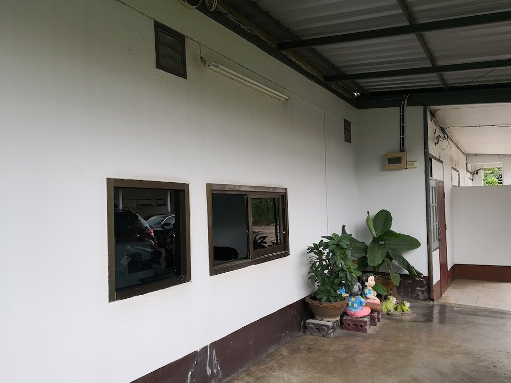 Фото Phiboonkit Hotel