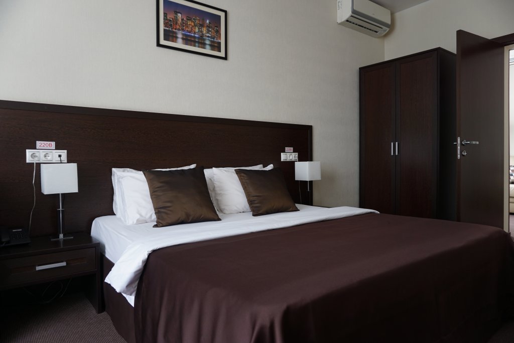 Фото Мистер Жулебин