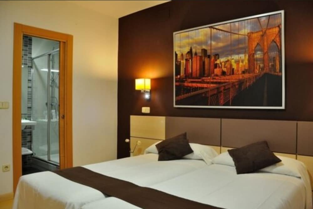 Фото Hostal Falfes