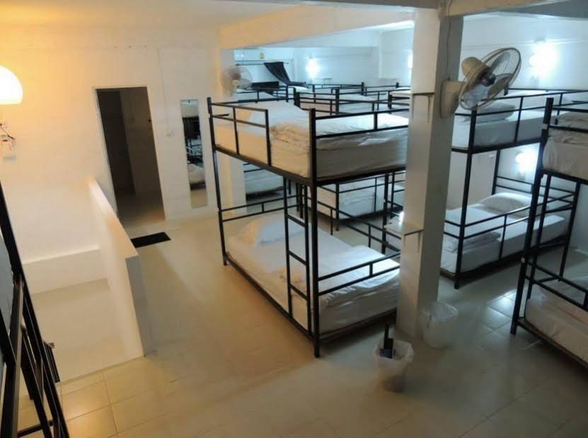 Фото Bodega  Party Hostel - City Center Bangkok