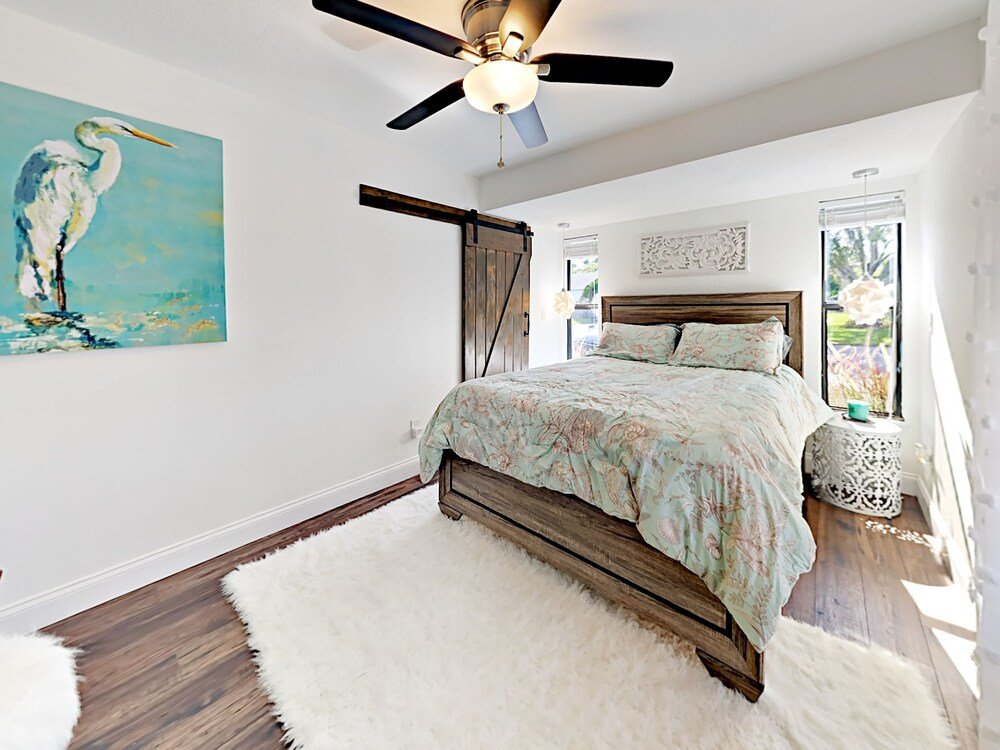 Фото Bohemian Beach House - 3 Br Home