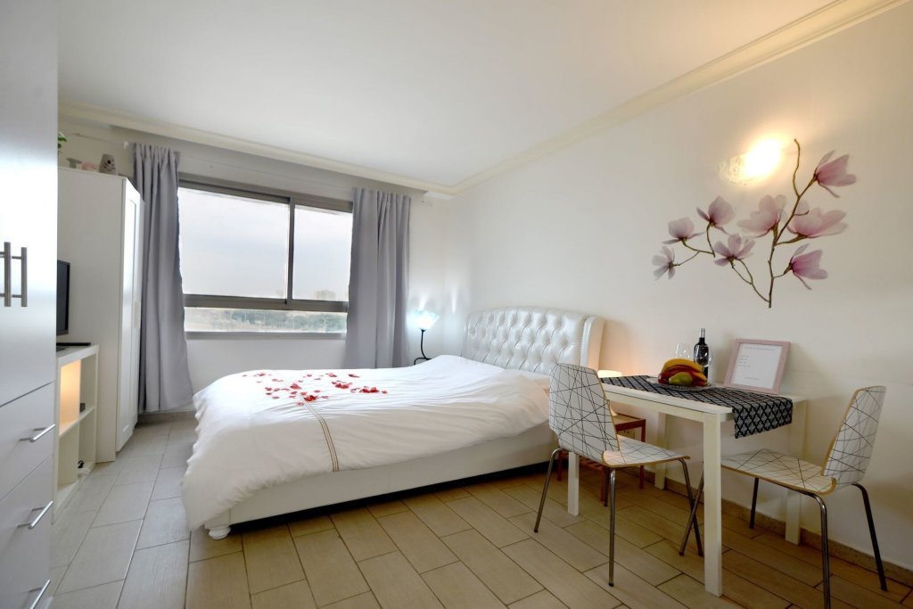 Фото Spacious Sea View Apartment