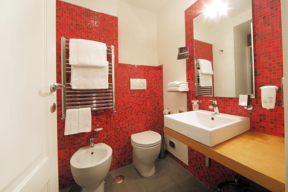 Фото The Telegraph Suites