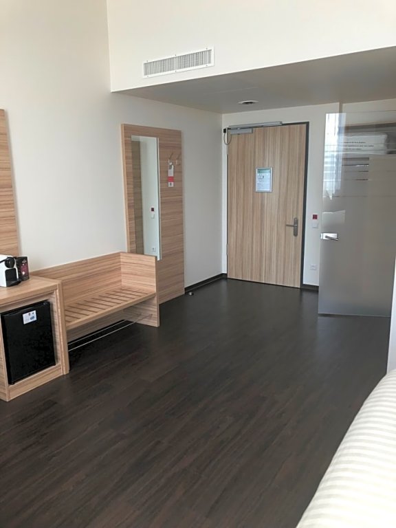 Фото Отель Premier Inn Hannover City University hotel