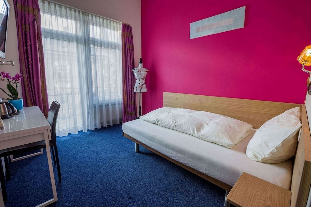 Фото Hotel Ambassador