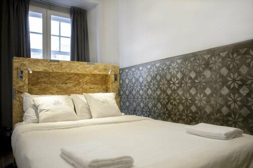 Гостиница Goodmorning Solo Traveller Hostel - All Inclusive в Лиссабоне