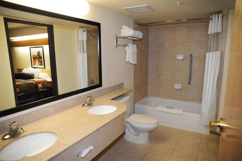 Фото Comfort Suites El Paso Airport