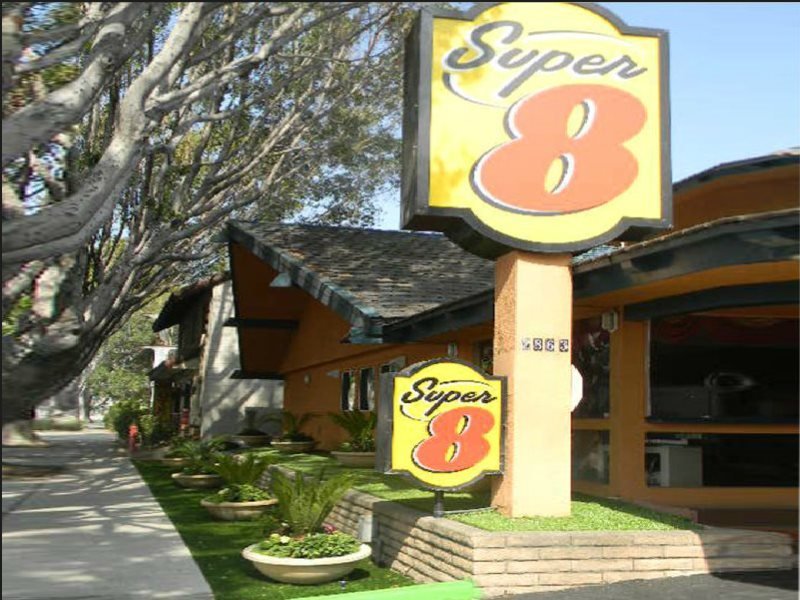 Фото Super 8 by Wyndham Pasadena/LA Area