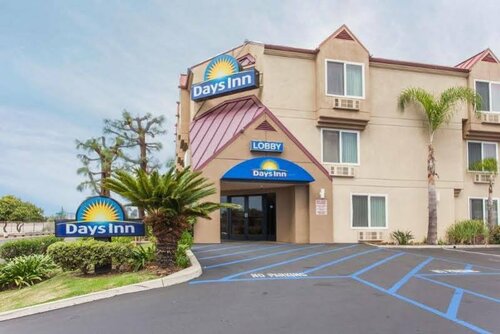 Гостиница Days Inn by Wyndham Carlsbad в Карлсбаде