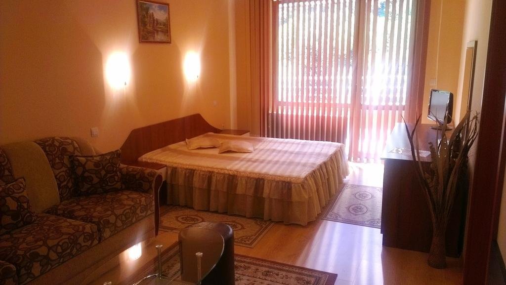 Фото Family Hotel Enica