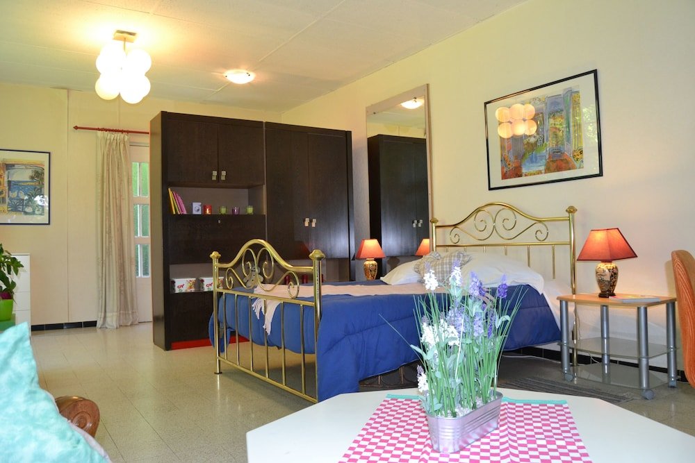 Фото Des Jardins De La Fontaine Qui Bout