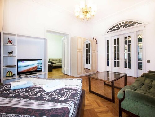 Tverskaya Street на улице Садовая-Триумфальная 4-10  фото 1