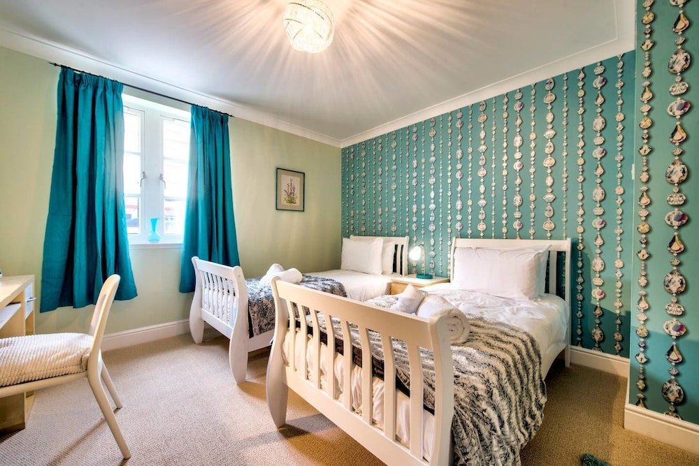 Фото 3bed/3bath Townhouse With Free Parking and Balcony