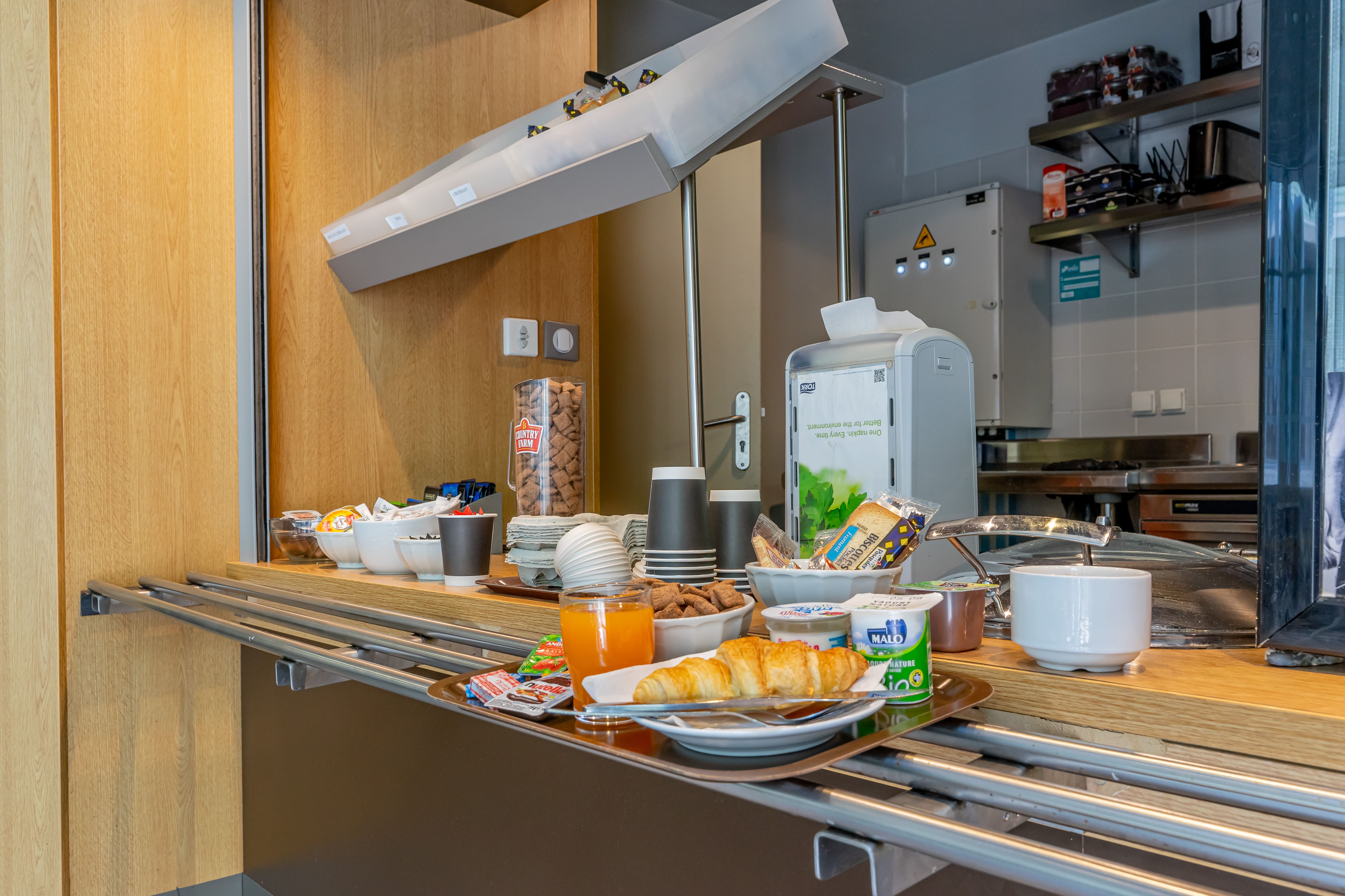 Фото B&B Hôtel Marseille Euromed