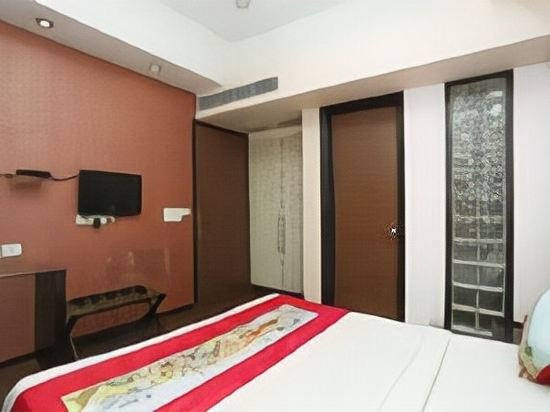 Фото Oyo 386 Hotel Lotus Panache