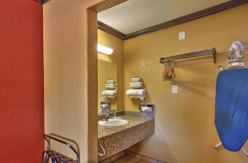 Фото Rodeway Inn Capitol