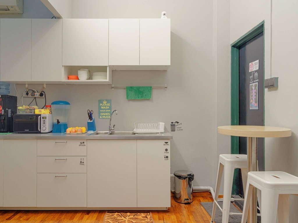 Фото Met A Space Pod at Boat Quay