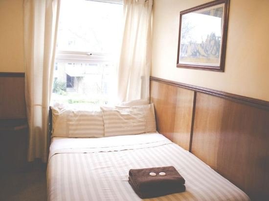 Фото Cricklewood Lodge Hotel