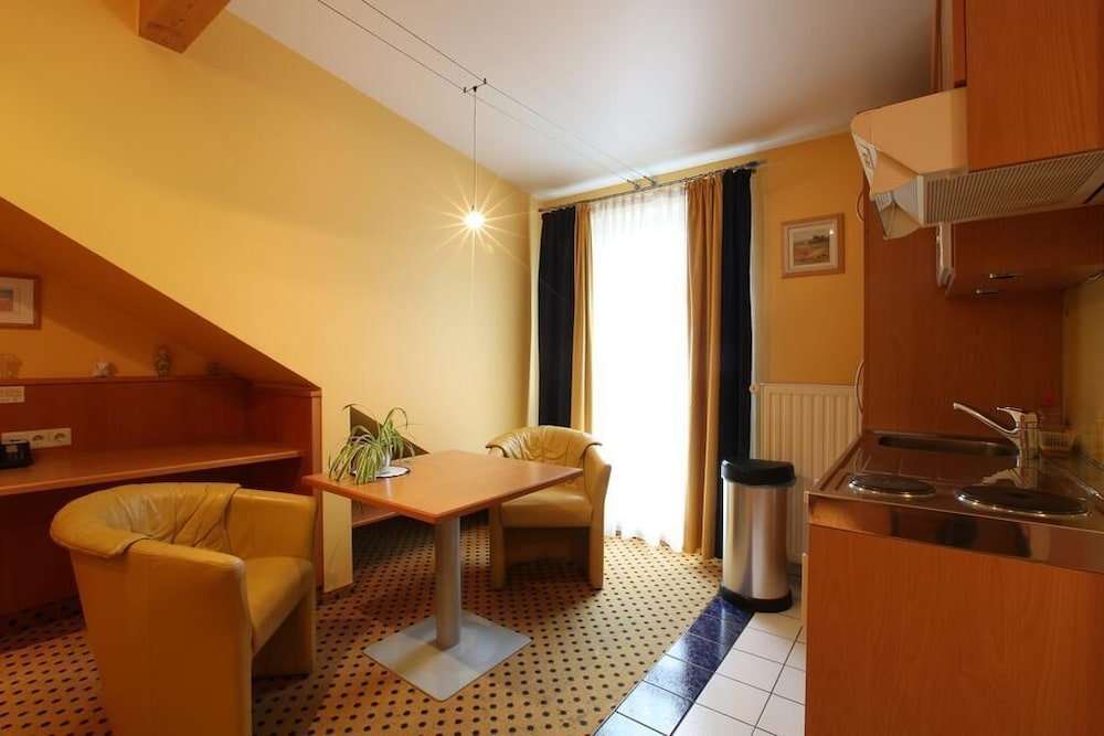 Фото Au P'tit Max - Studios Hotel