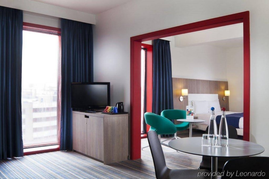 Фото Radisson Hotel Manchester City Centre, A Verified Net Zero Hotel