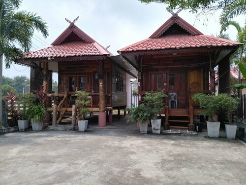 Ruenmai Homestay Lahansai