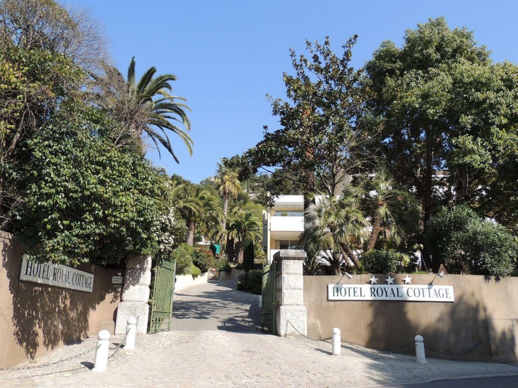 Фото отеля 2