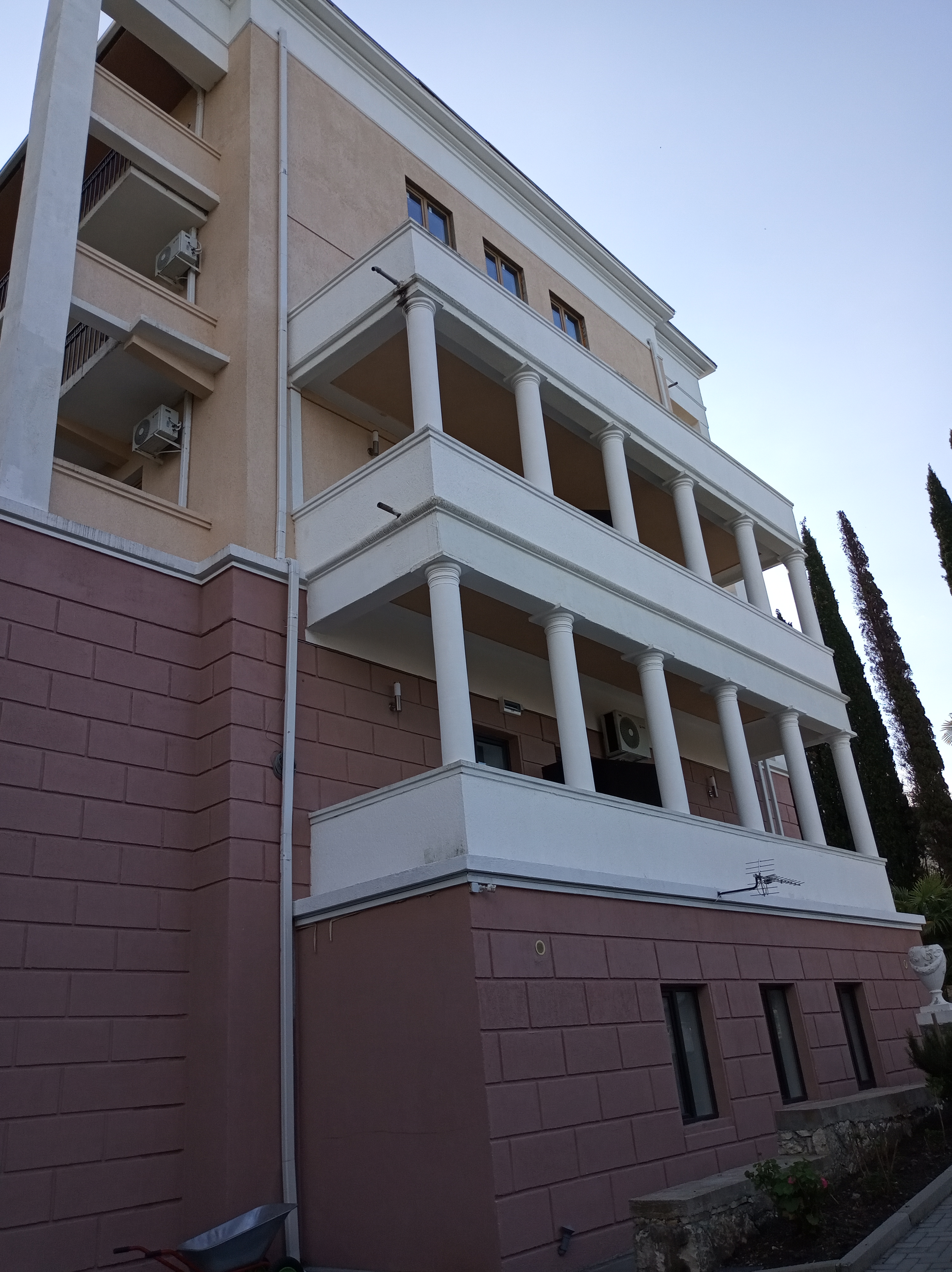 Фото Old Gagra Hotel