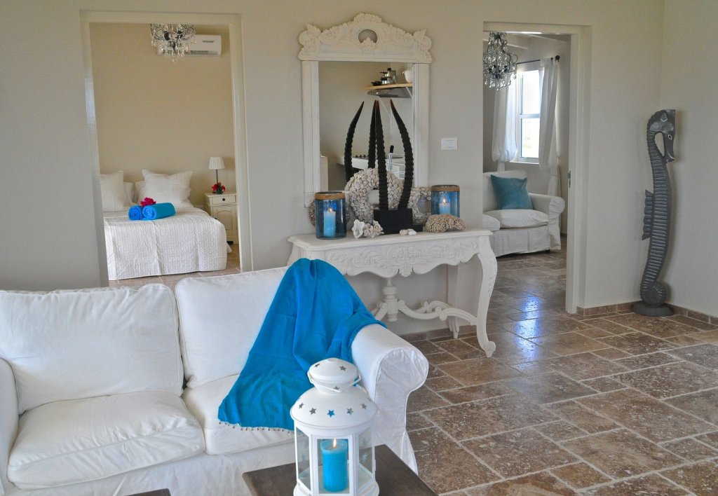 Фото Ocean Breeze Boutique Hotel & Marina