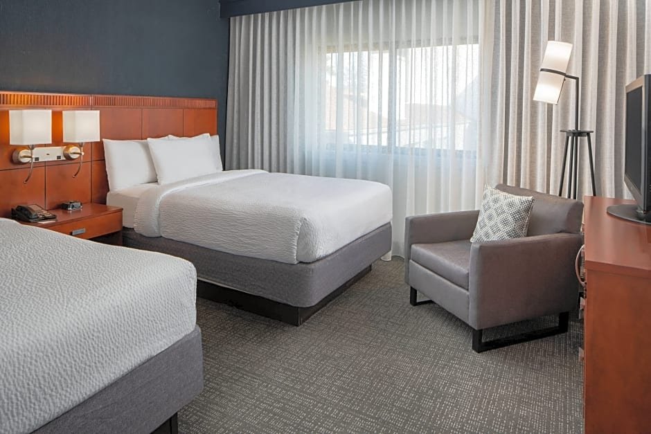 Фото Courtyard by Marriott Dulles Airport Herndon/Reston