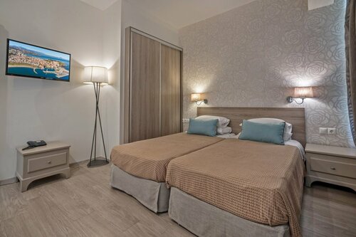 Гостиница Lefkoniko Beach Icarus Suites в Ретимноне