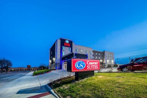 Гостиница Comfort Suites Grand Prairie - Arlington North