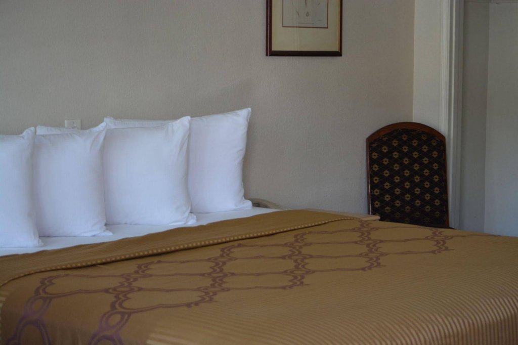 Фото Welcome Inn on Colorado Blvd